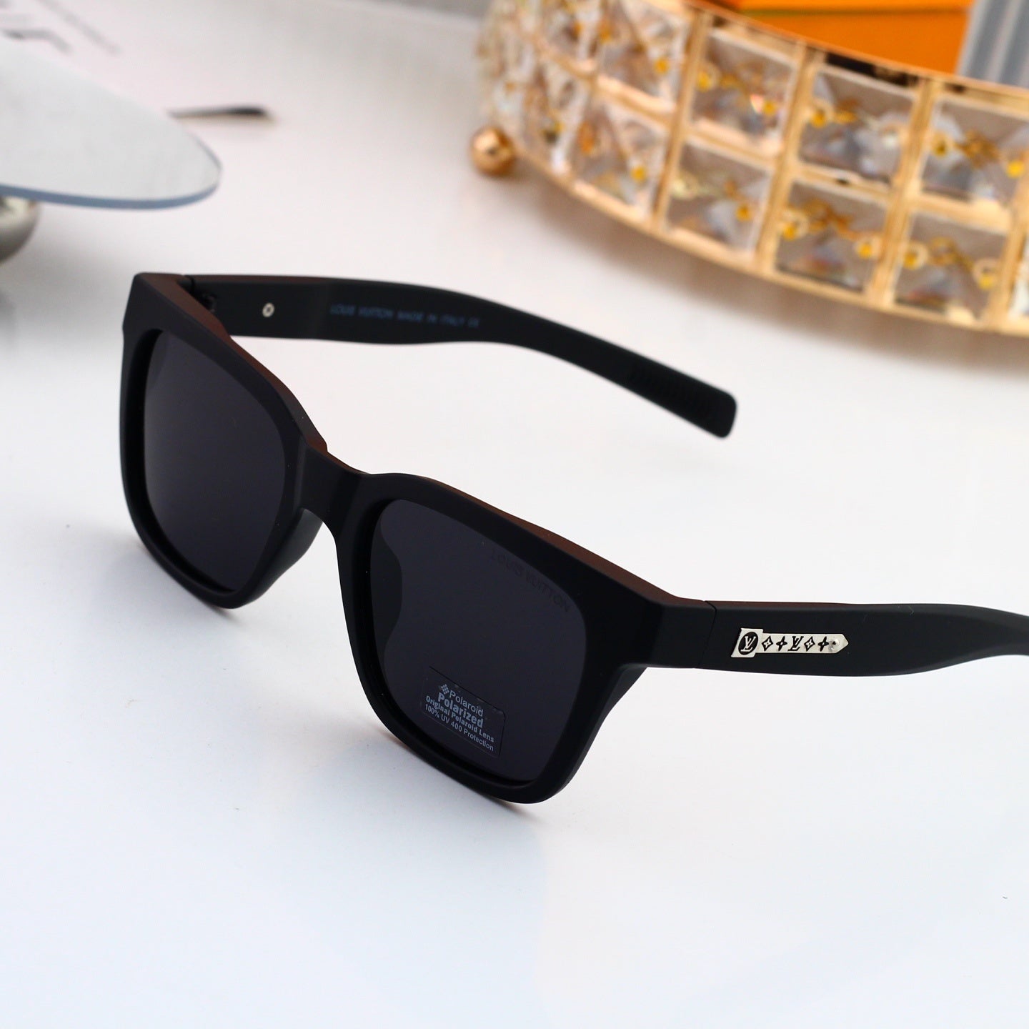 Square Frame Sunglasses with Side Stripe 6115