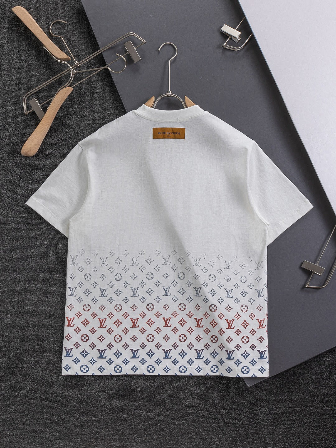 Gradient foam printing t-shirt