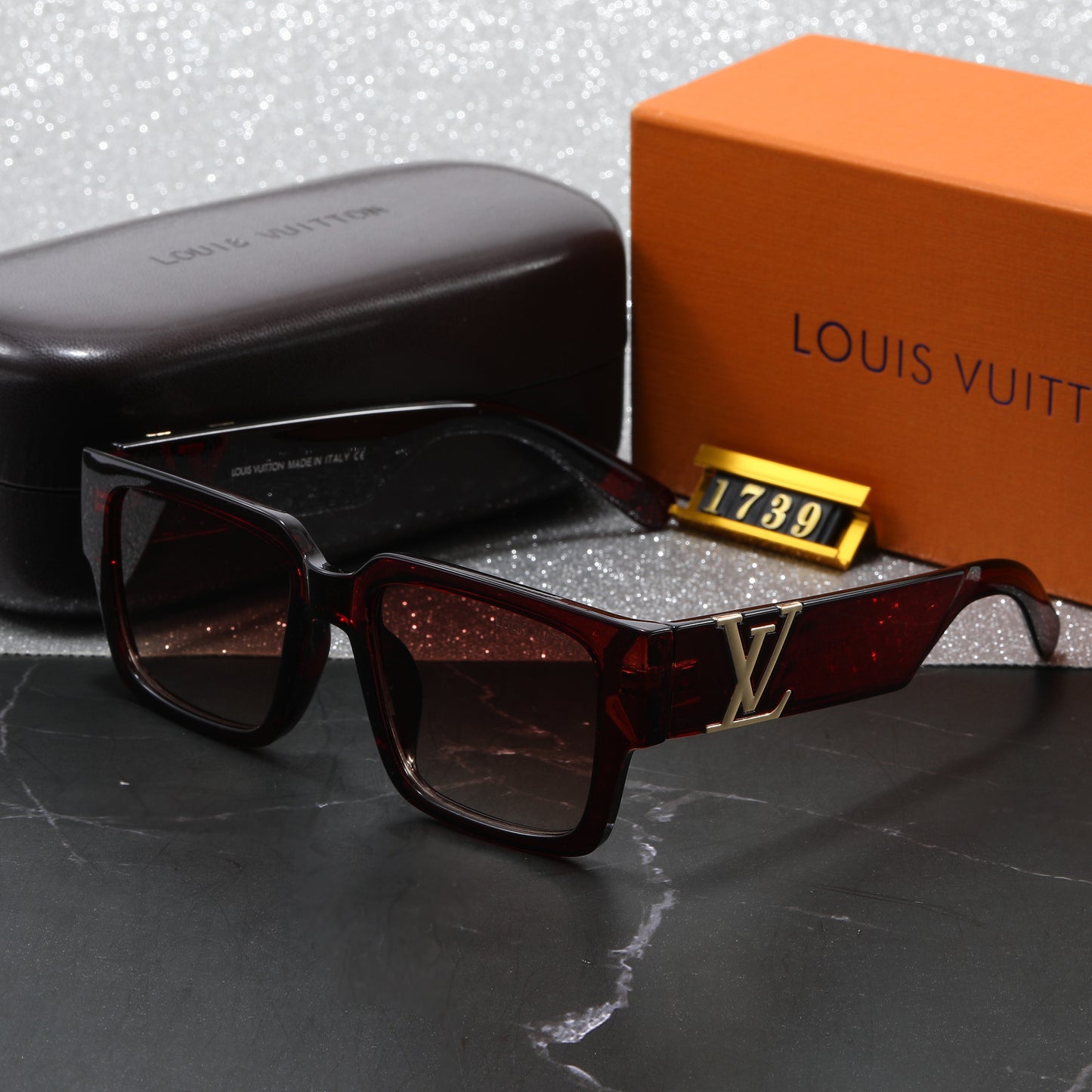 Trendy Square Bold Frame Sunglasses with Metal Detail (Model 1739)
