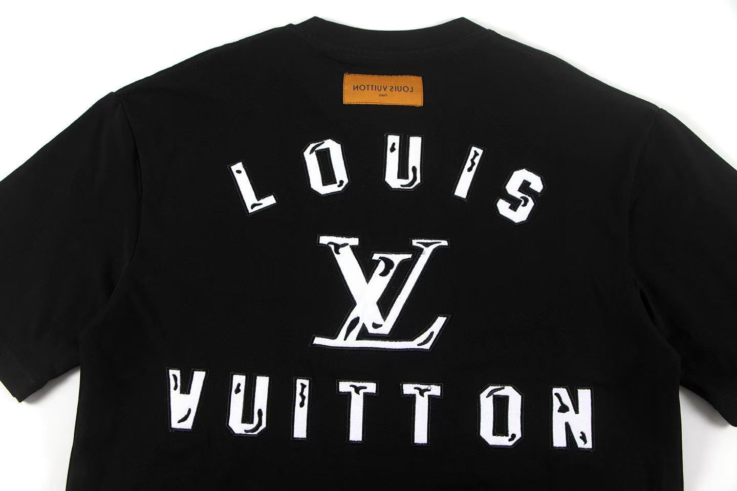 High quality patch embroidery t-shirt