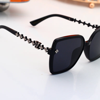 Oversized Sunglasses with Chain Temples 0924