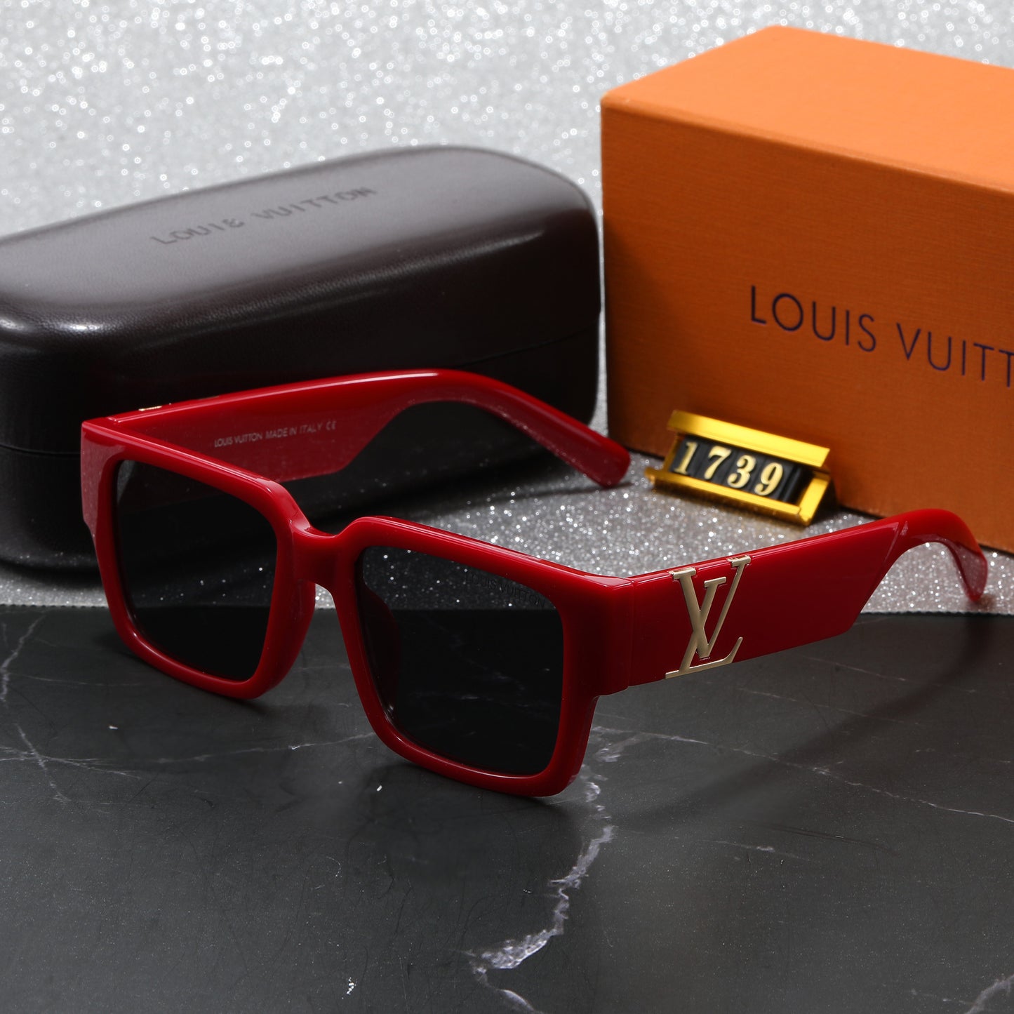 Trendy Square Bold Frame Sunglasses with Metal Detail (Model 1739)