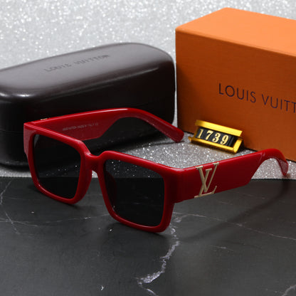 Trendy Square Bold Frame Sunglasses with Metal Detail (Model 1739)