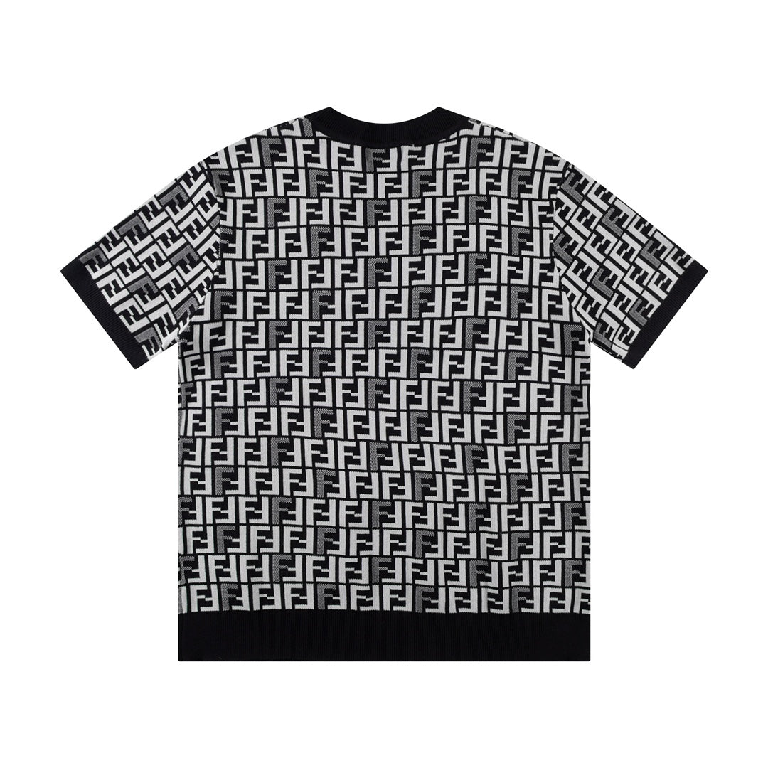 Short sleeved knitted t-shirt