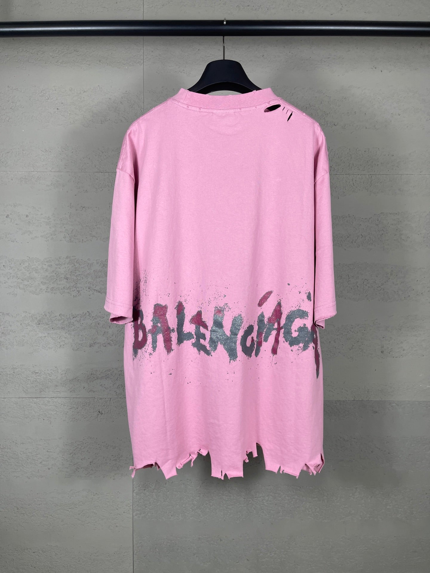 Classic pattern graffiti embroidery t-shirt