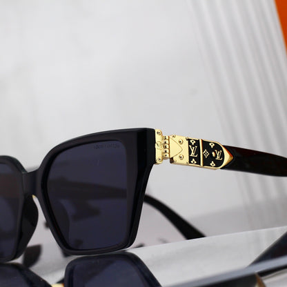 Geometric Square Frame Sunglasses with Side Metal Logo 79004