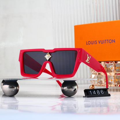 Monogram Oversized Sunglasses with Star Diamond Detail (Model 1486)