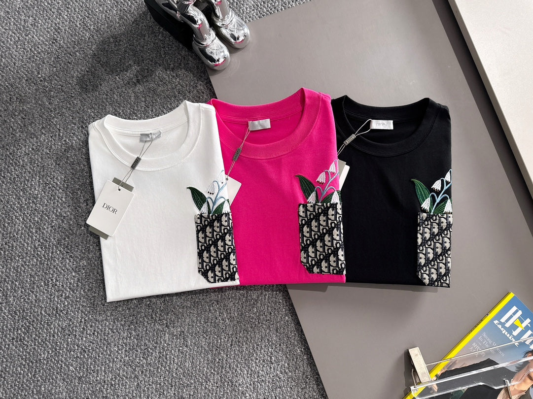 Embroidery with pockets t-shirt