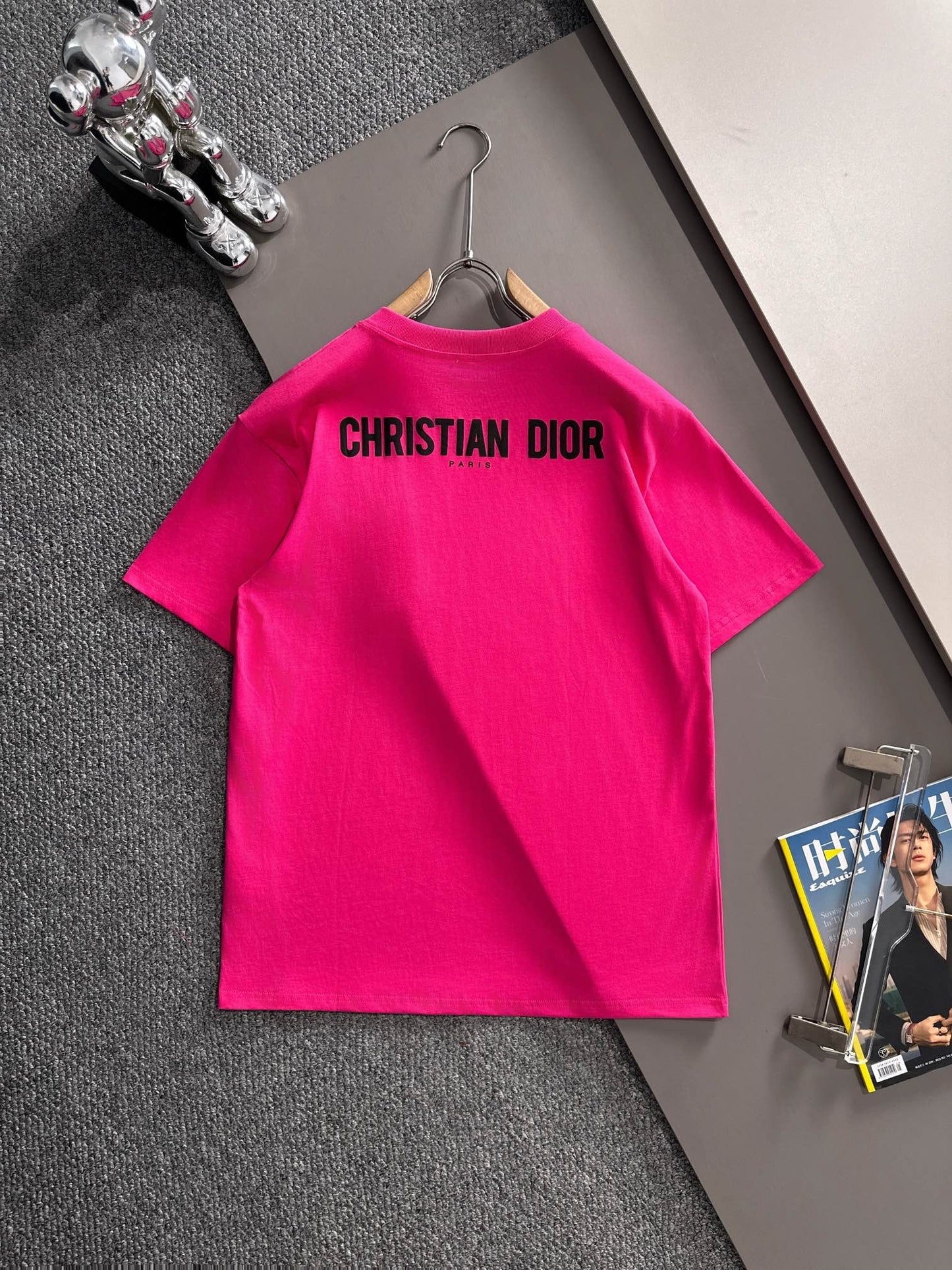 Embroidery with pockets t-shirt