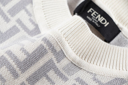 Short sleeved knitted t-shirt