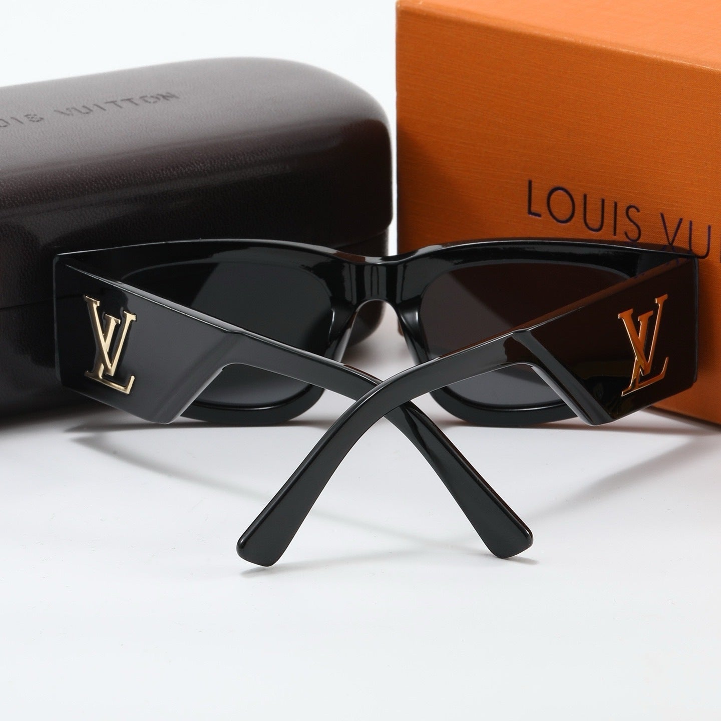 Vintage Cat-Eye Bold Frame Sunglasses with Metal Detail (Model 4191)