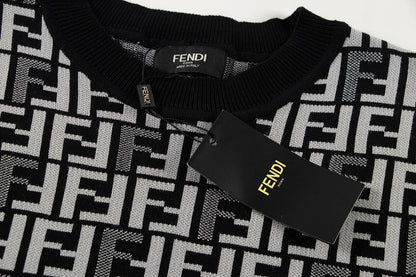Short sleeved knitted t-shirt