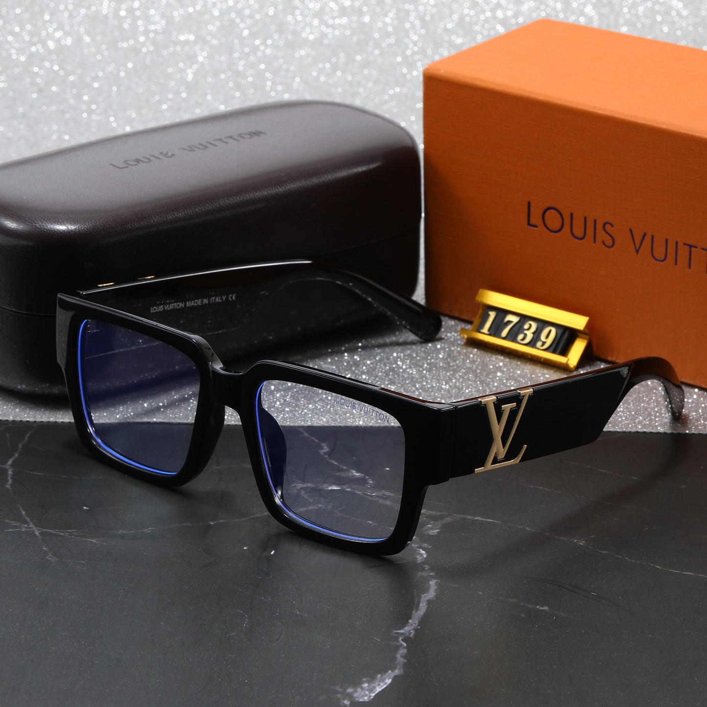 Trendy Square Bold Frame Sunglasses with Metal Detail (Model 1739)