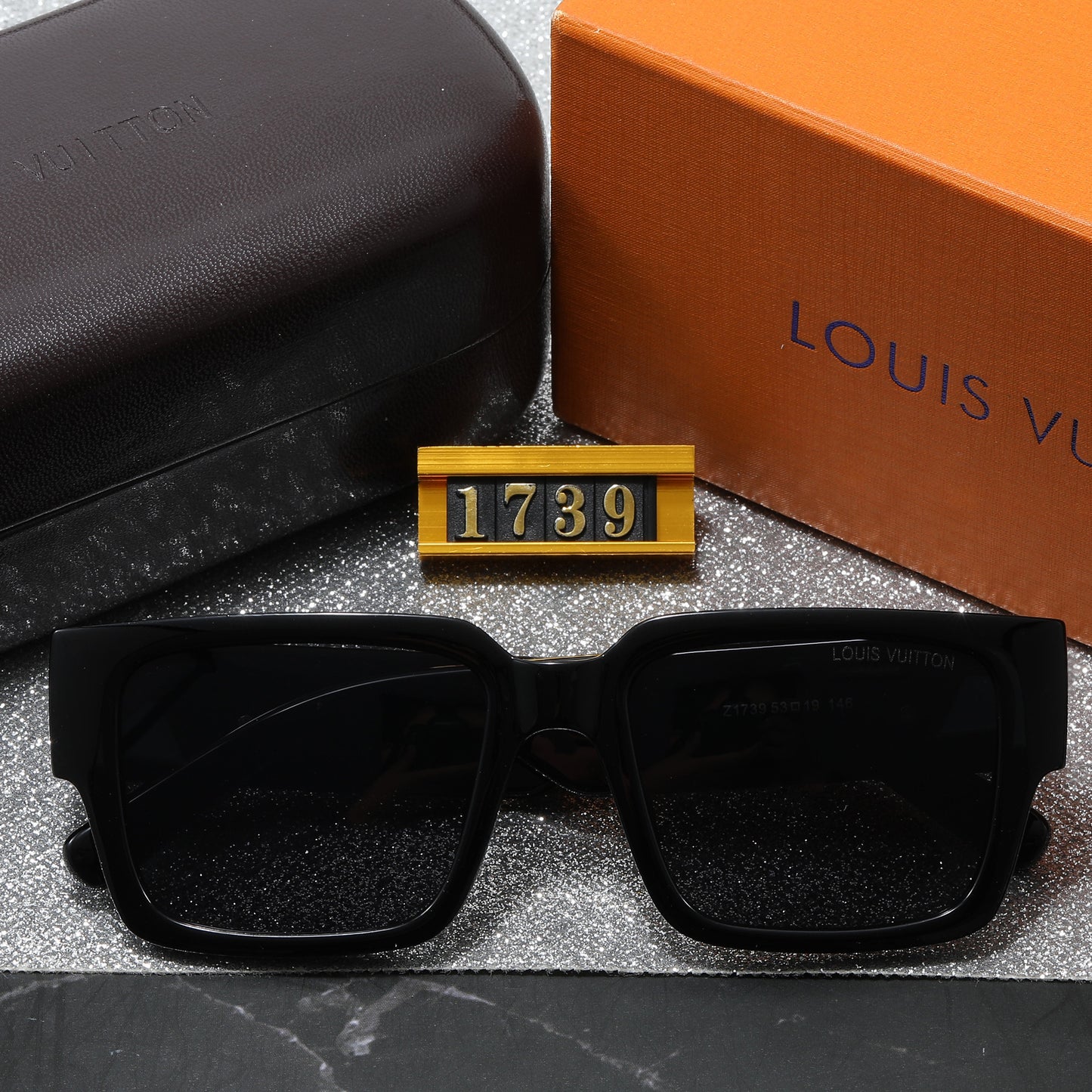 Trendy Square Bold Frame Sunglasses with Metal Detail (Model 1739)