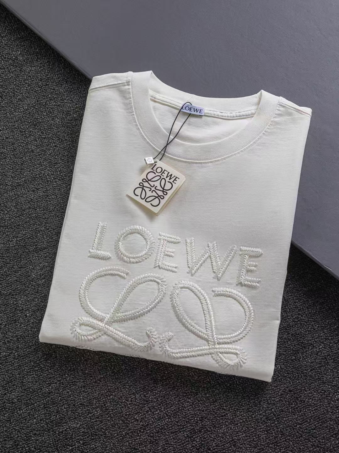 Embroidery logo t-shirt