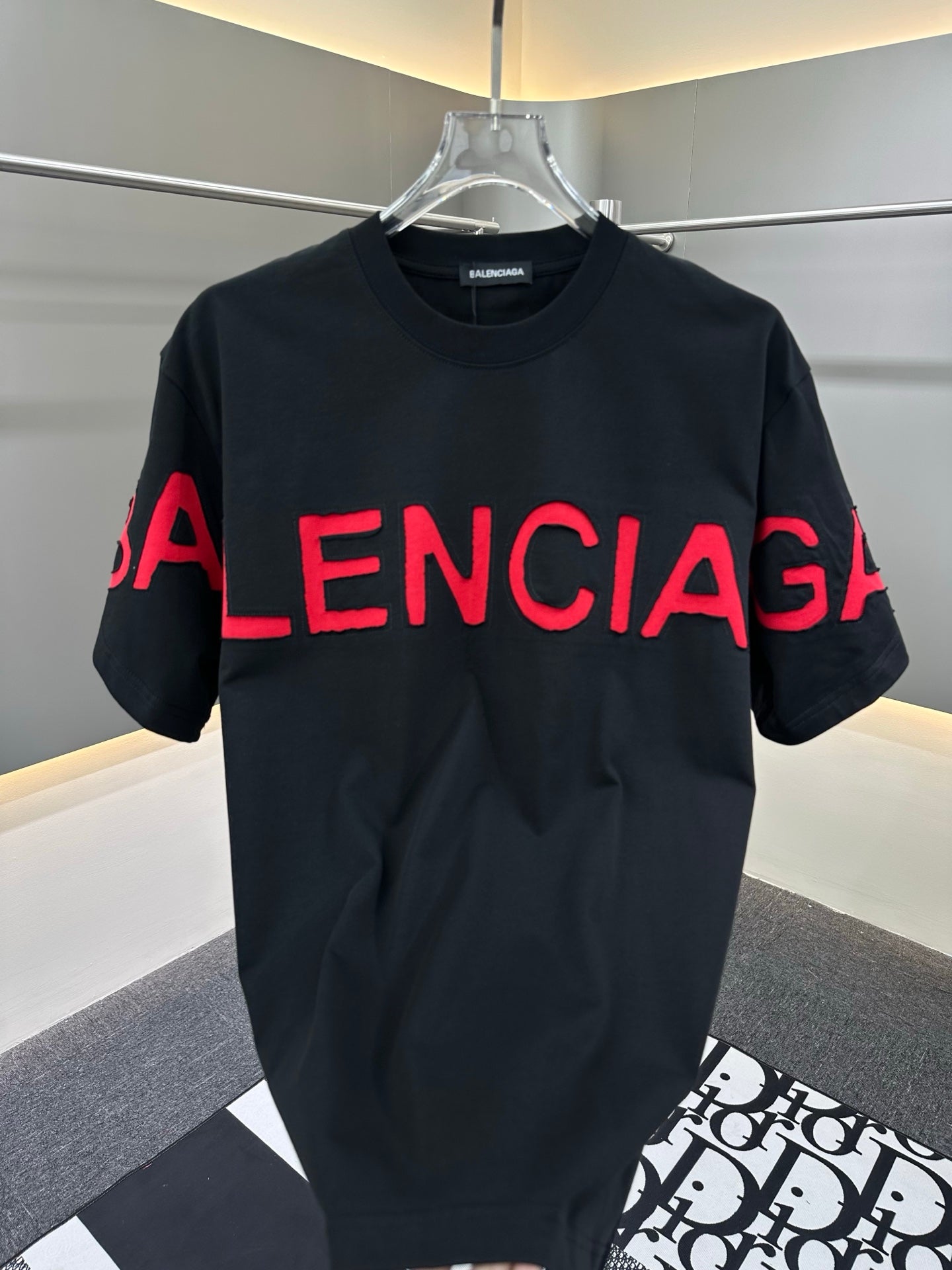 New high quality patch embroidery t-shirt