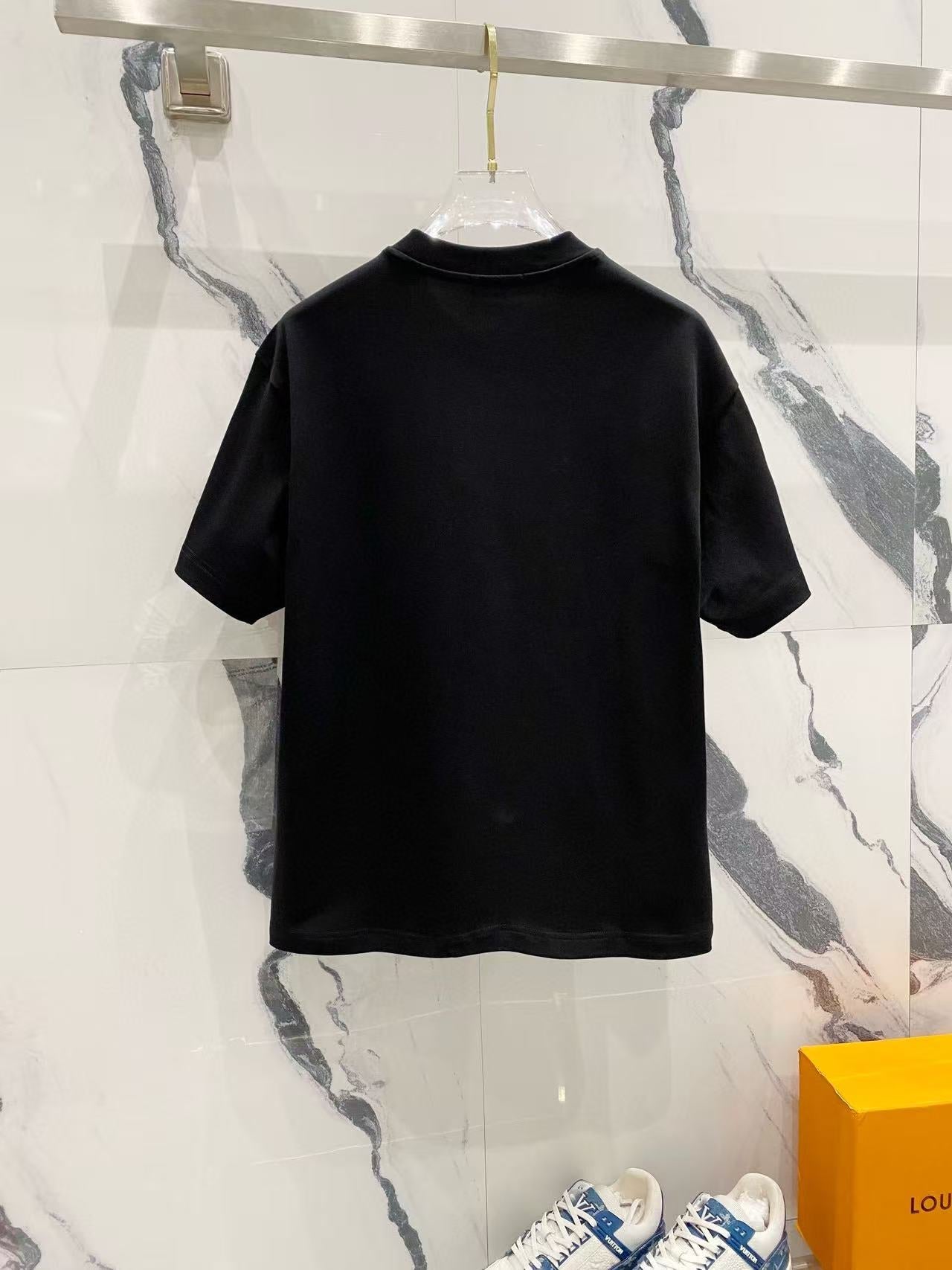 High quality craftsmanship metal logo t-shirt